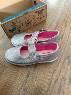 Brand new in box* Girl’s Cienta Multicolor  Mary Jane Shoes with Pink Lining
